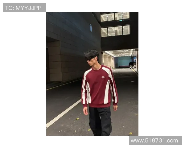 足球明星潮流卫衣搭配指南让你轻松穿出运动时尚风格